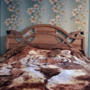 Двуспальная деревянная кровать в Донецке