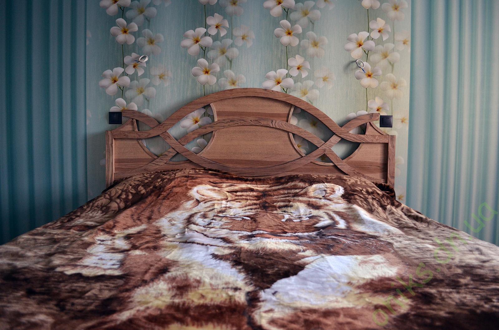 Двуспальная деревянная кровать в Донецке