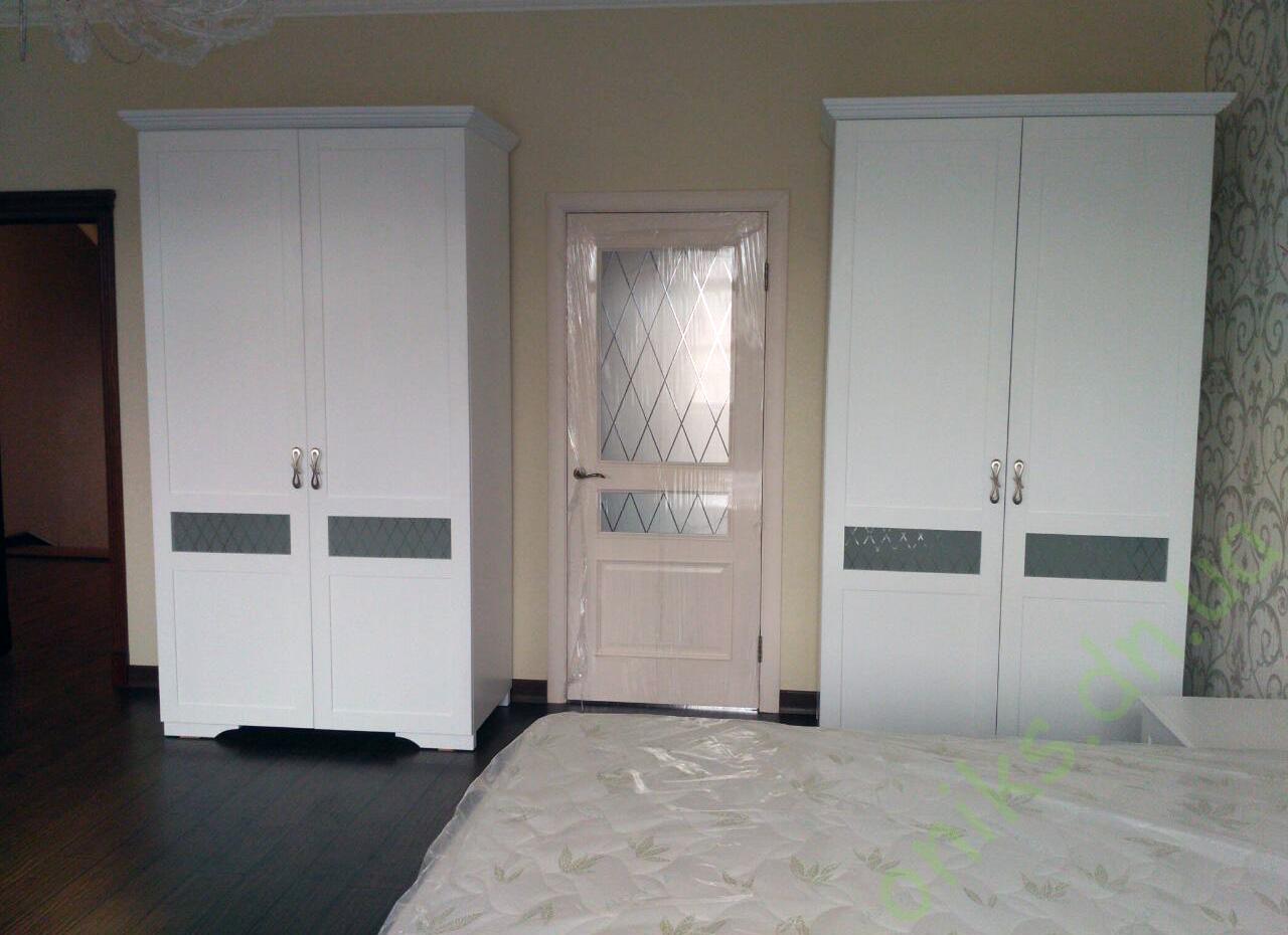 Купить распашной двухдверный шкаф для спальной комнаты Донецк
