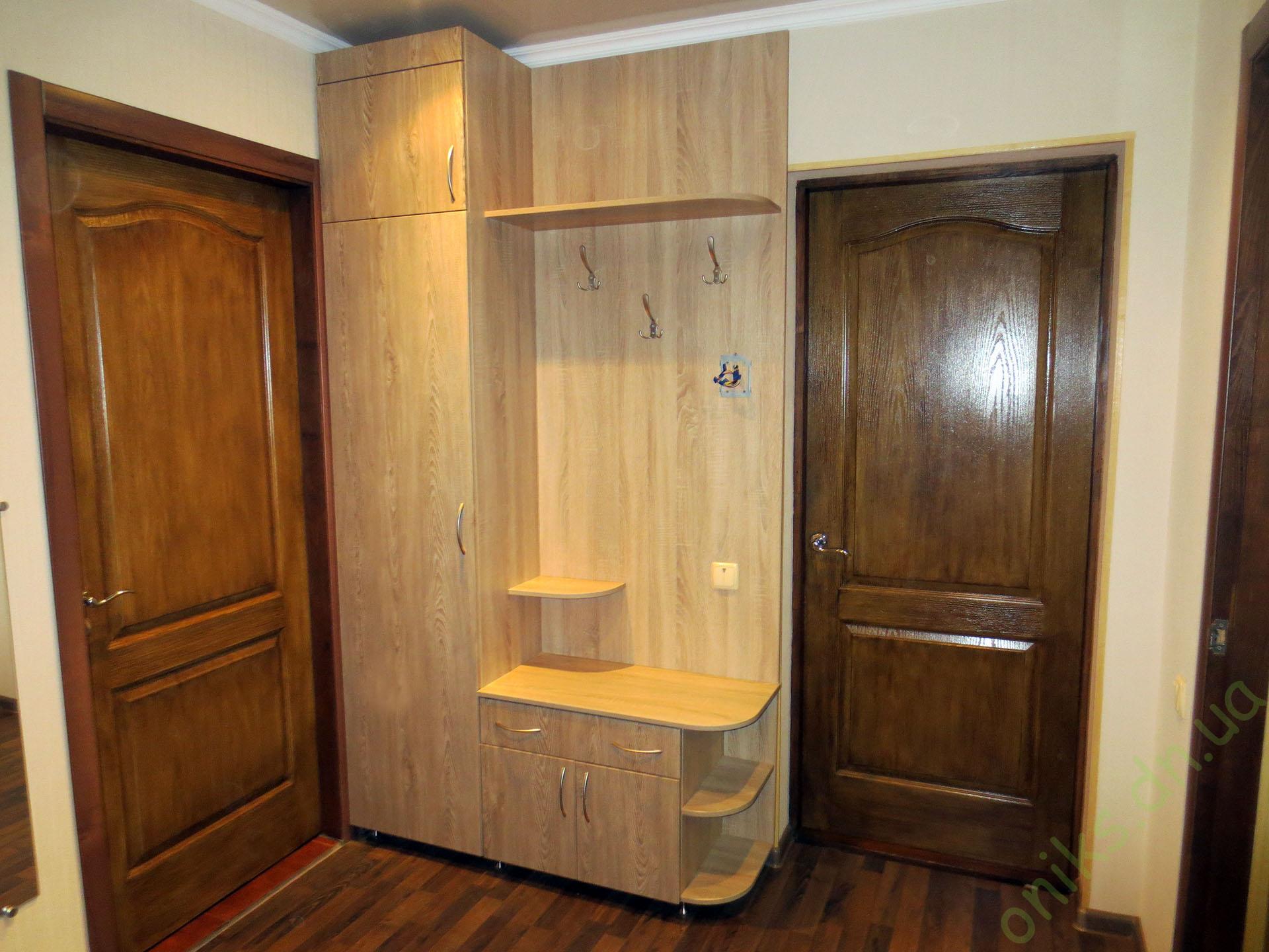 Купить полузакрытый распашной шкаф для прихожей в Донецке