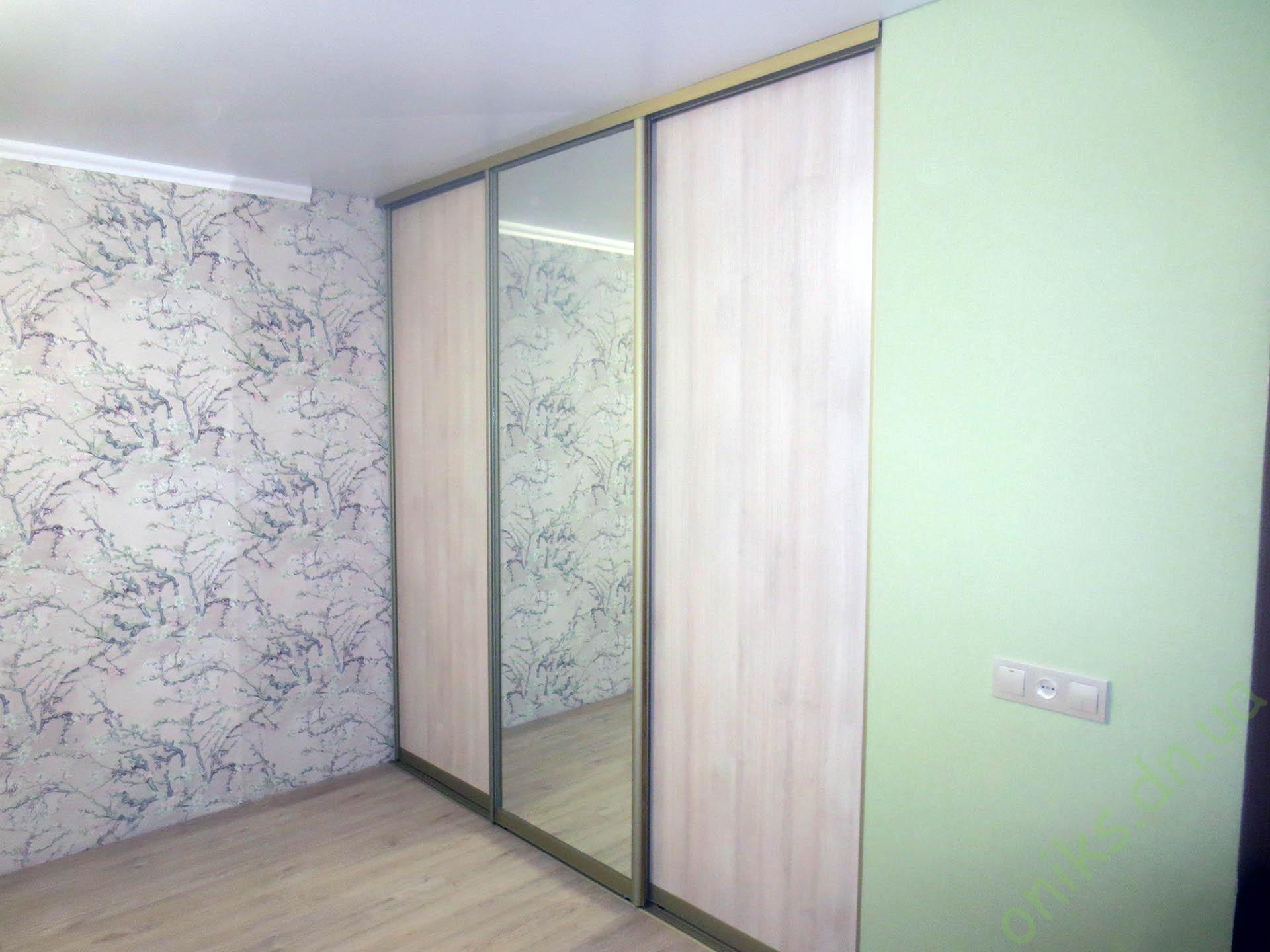 Купить шкаф для гардеробной с раздвижными дверями в Донецке