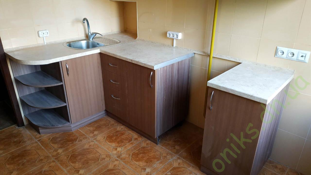 Купить угловую комбинированную кухню с увеличенными верхними шкафами в Донецке