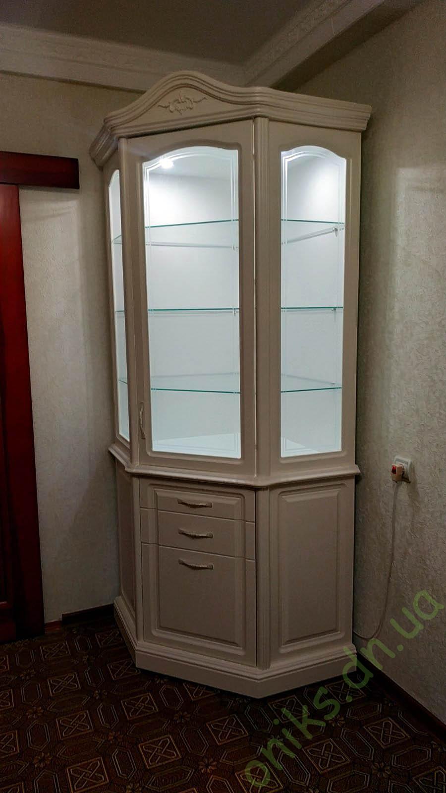 Купить витрину угловую в Донецке