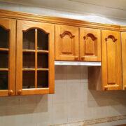 Купить угловую кухню в классическом стиле с деревянными фасадами в Донецке