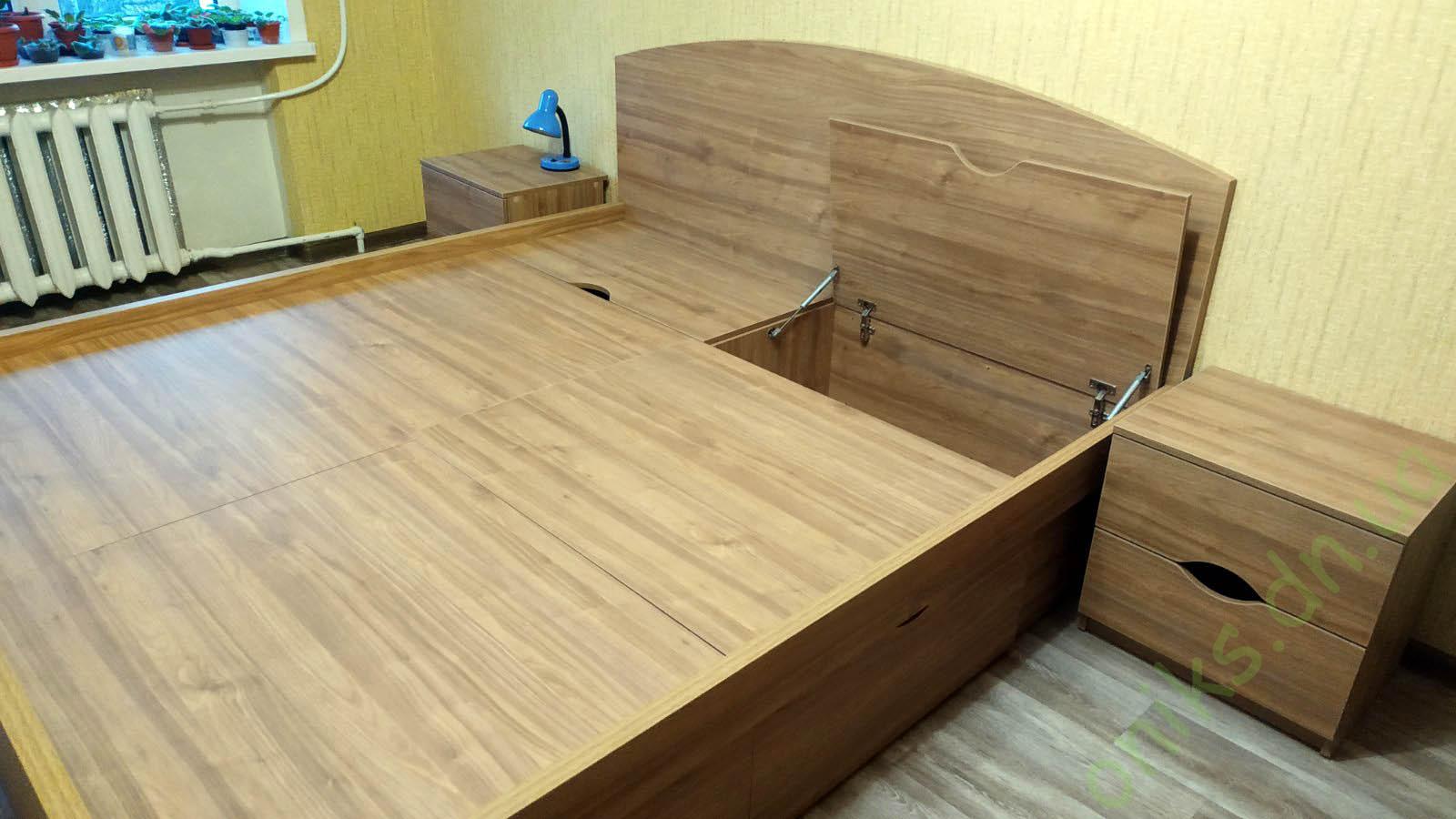 Купить кровать двуспальную "Екатерина" с прикроватными тумбами в Донецке