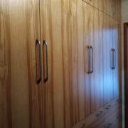 Купить шкаф с распашными дверями встроенный в нишу в Донецке