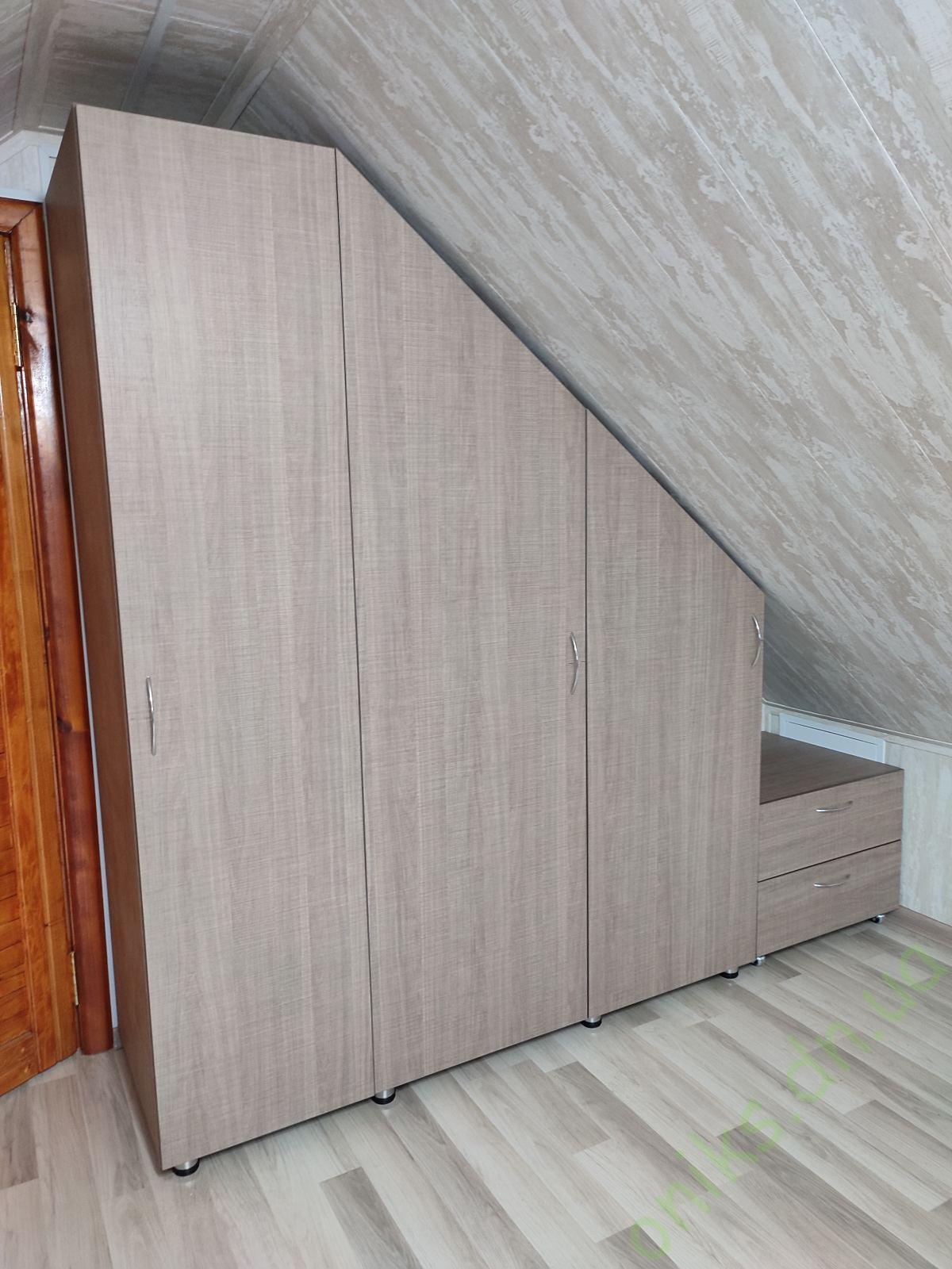 Купить шкаф распашной трёхдверный " Карамель" в Донецке