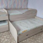 Купить кровать двухъярусную выкатную с выдвигающимися ящиками нижнего яруса в Донецке